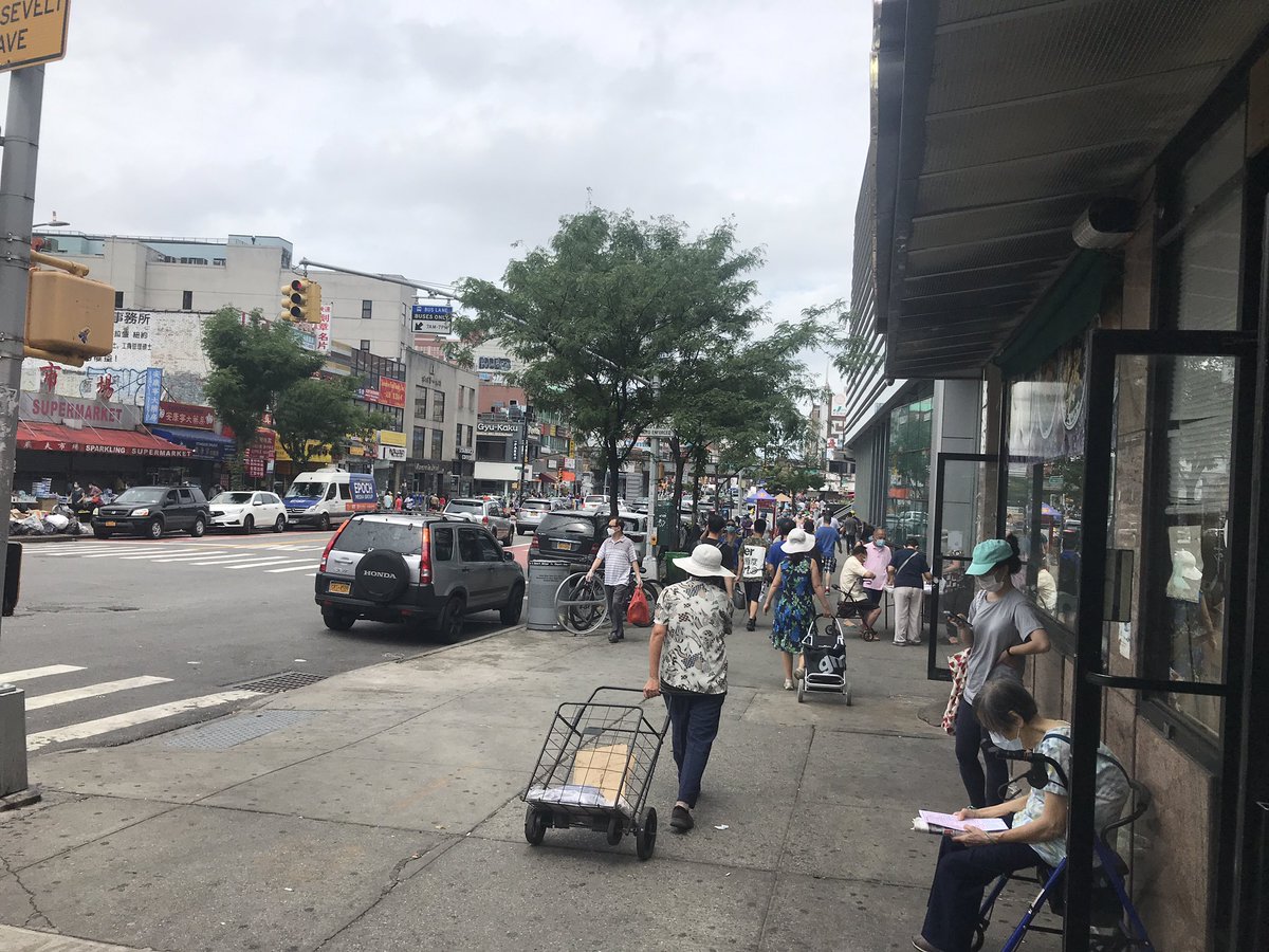 Imagine the Main St Busway bringing the revival Flushing needs: Room for outdoor seating, more walking space, bike lanes/racks & faster travel btw #Flushing #Queens & the rest of #NYC. #MainStBusway tells #NYC: Flushing is open for business! #BetterBuses #BusWay @GreaterFlushing