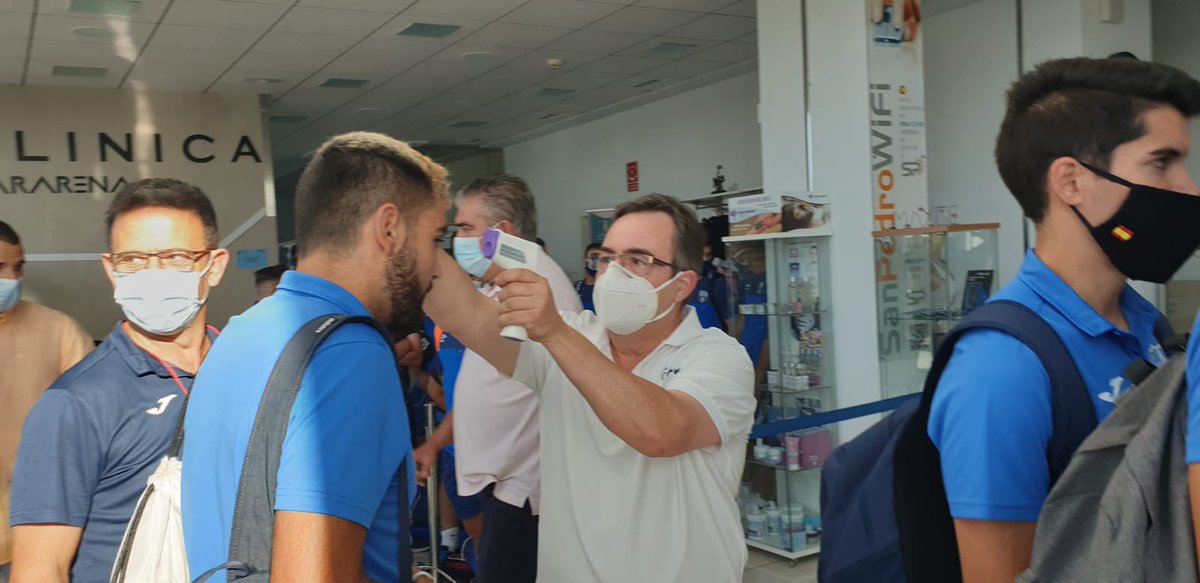 ffrm_es's tweet photo. 🔫🧪 | ¡Llegan los dos equipos! 90 minutos para el inicio de la final del #PlayOff de ascenso a Tercera entre @fclaunionatl y @marmenorfc 'B ⚽️.

😷 Temperatura ✅ #ProtocoloCovid19 https://t.co/L0jEFx64Xp