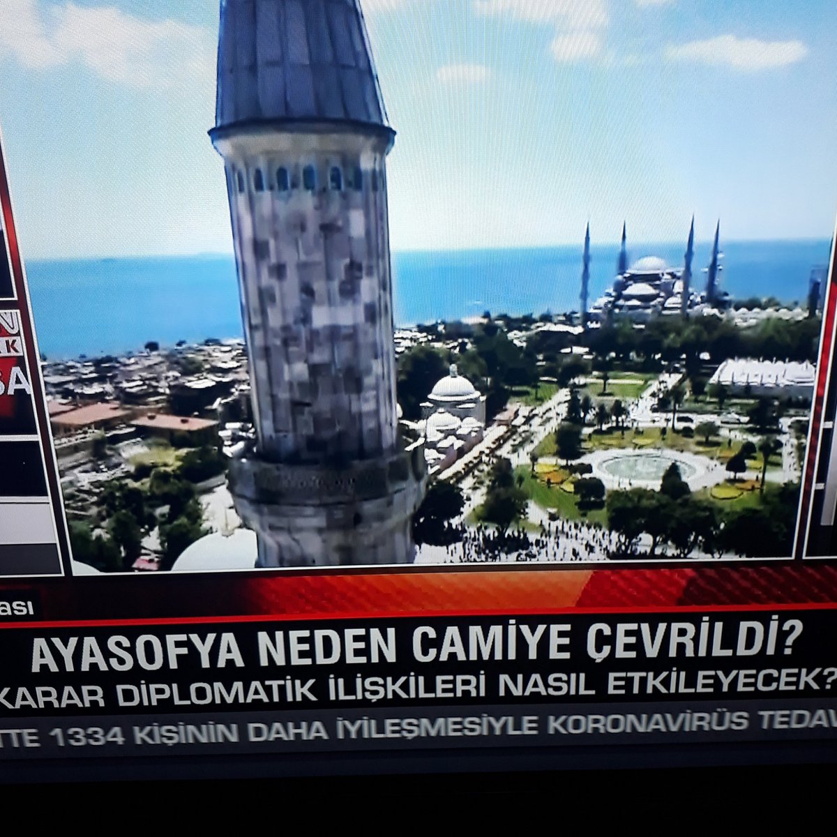Soruya BAK 
karton bardakda kahve içip sınıf atladığını sanan
üç beş sözde AYDIN ÇAĞDAŞ 
467 yıllık Camiyi Neden Camiye Çevrildi diye soruyor?
Siz kimsiniz ki bu soruyu soruyorsunuz???