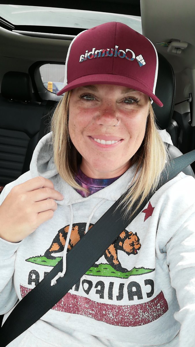 debbiejoy09's tweet photo. Celebrating 36 years young, today! Haha .. #happybirthdaytome #thirtysix #creepingupthere https://t.co/NVrAPU5L9M