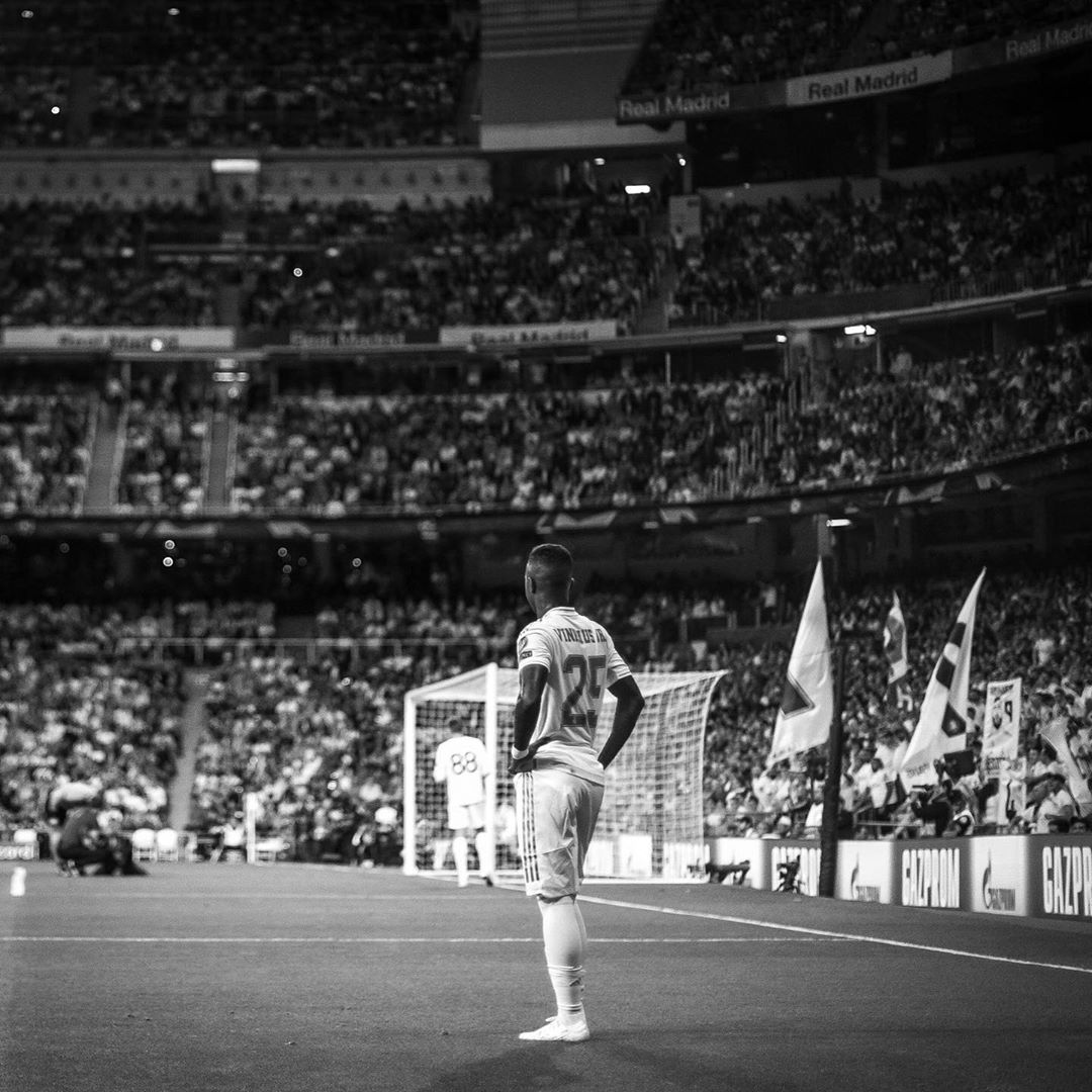 _BeFootball's tweet photo. Joyeux anniversaire à Vinicius Jr, qui fête aujourd'hui ses 20 ans. 🎂🇧🇷 https://t.co/Jn0ZiFGMmd