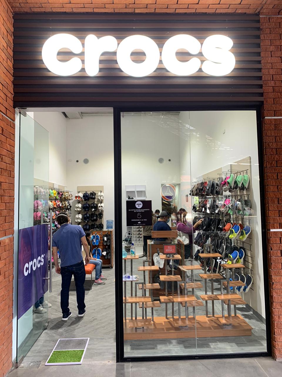 La store tienda crocs