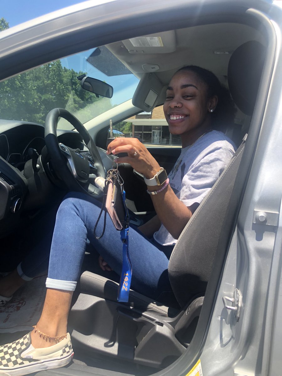 _lildarryl_'s tweet photo. Soooo ya girl did it! She bought HERSELF a car!!!! 🥰🚘 #biggirlpurchase #cashcar https://t.co/4TsqEbdJtf