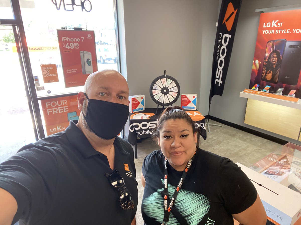 RyanMaierMN's tweet image. Yami at Joe’s Wireless is ready! #boostdishingdeals #tableevent @JoeRammouni @Jimboostwest $hrinkit