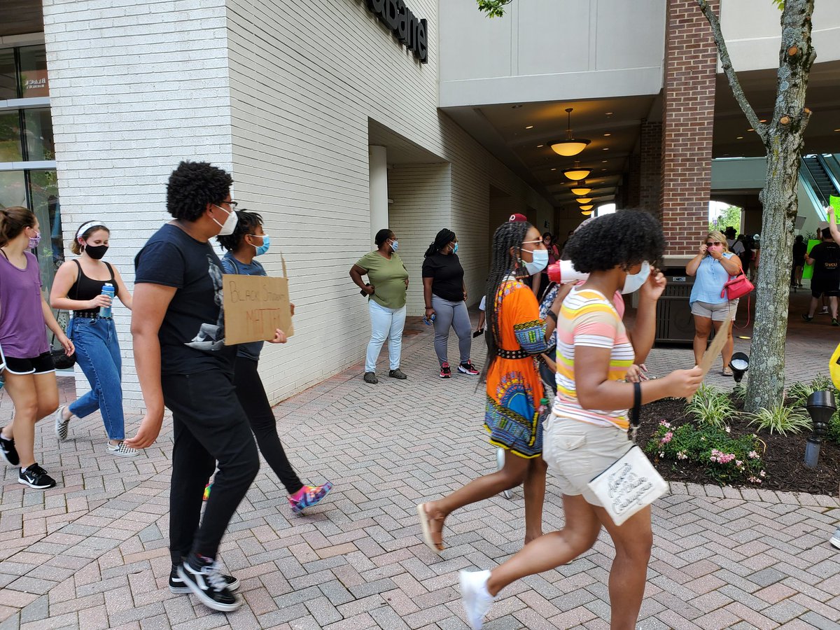 Lots of casual observations coming from shoppers.  #ShortPumpProtests