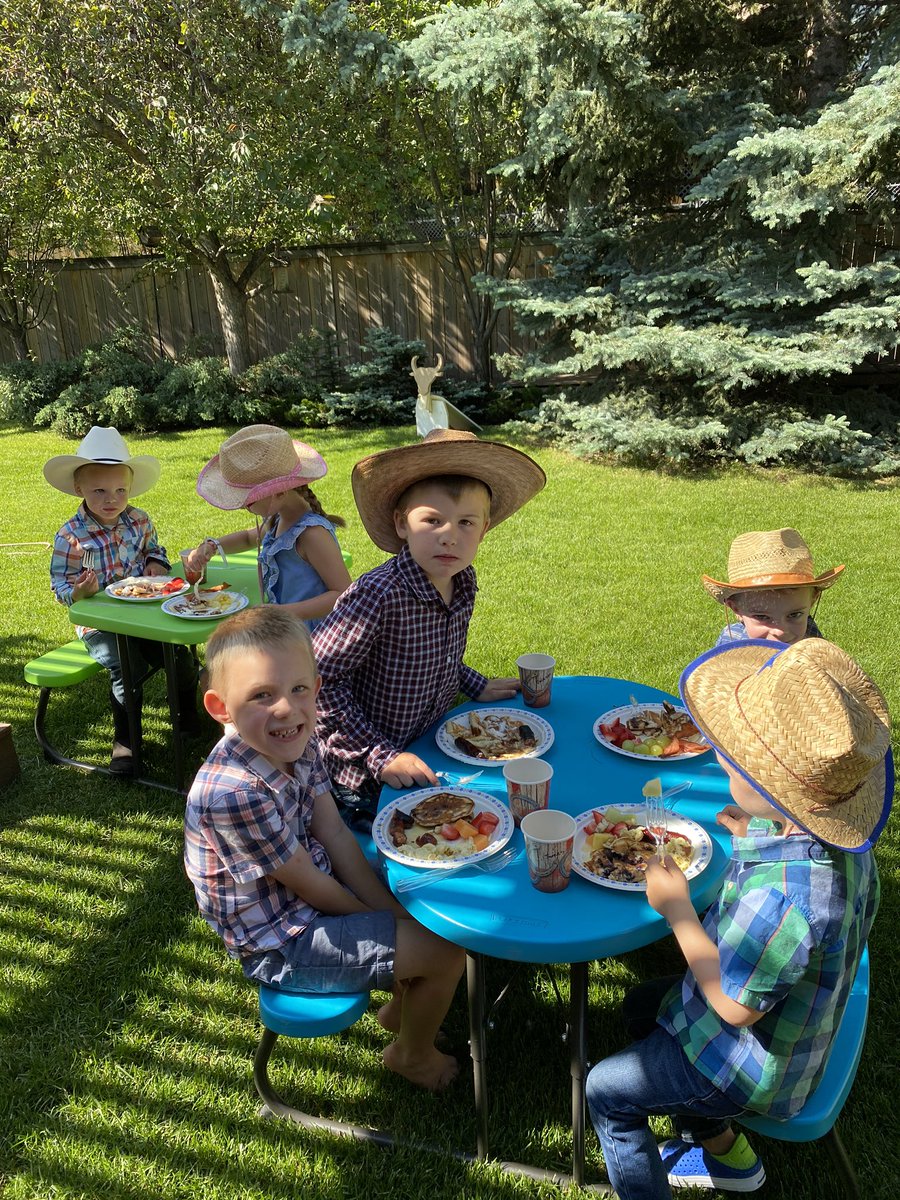 catherine724's tweet photo. @calgarystampede Stampede spirit can’t be cancelled! #Stampede2020 https://t.co/PyExleFPwY