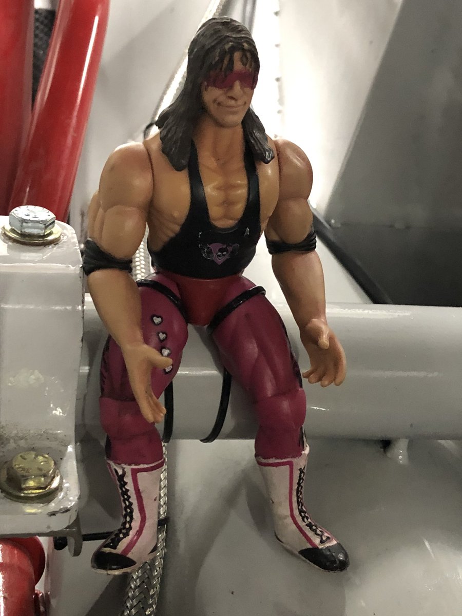 killbillracing's tweet image. Riding along this week with @CoreyLaJoie @GoFasRacing32 @KeenParts at @KySpeedway is the #Hitman @BretHart. Looking for crew chief @RSparks_32 and the rest of the crew to demonstrate #excellenceinexecution as we look forward to a good finish in the #QuakerState400