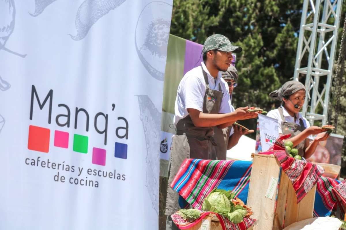 🎧🎤📻 Manq’a, ICCO’s gastronomy project, has started a #radioshow ' Aru Manq’a”: The Voice of Youth'  to promote #employment and #HealthyFood during #COVID19 crisis.
Every Thursday 17:00 in Bolivia through 106.0 FM Radio Pachamama or via Facebook
bit.ly/38M8WBY