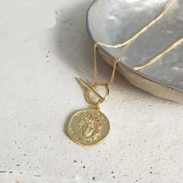 AnnaKorsStore's tweet photo. 925 Sterling Silver Coin Portrait Pendant Necklace Gold Color Bar Ball Circle Chain Chokers Layered Necklaces

#coinnecklace #coinpendantnecklace #sterlingsilvercoinnecklace #jewelry #fashion #beautiful #cute #girl 

Current Price: $32.99 USD

Buy Now: https://t.co/oHWwjJANxK https://t.co/jTjcvwUFIA