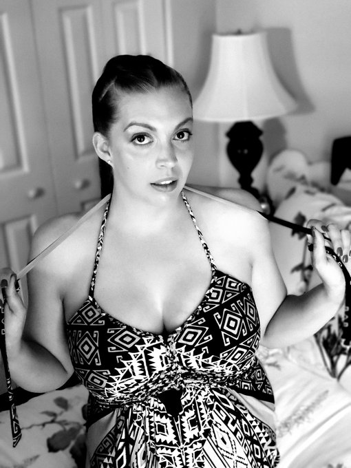 Doing a discount for my https://t.co/49WSCXWh4h page... next ten in the door get a special treat from<a href="/tag/onlyfans"class="tags"><span>#onlyfans</span></a>