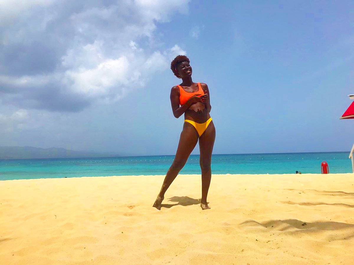 alisonharriott's tweet photo. There is something about how colours fiercely pops on your melanin
📷 @kadzdatzryte 
#tienoweightstomyankles 
#raiseyourvibration 
#illuminatedandunafraid 
#melaninpoppin #blackgirlmagic #melaninqueen #melaninmagic #blackgirlsrock #blackexcellence #naturalhair #blackisbeautiful https://t.co/0C6AvNkJo4