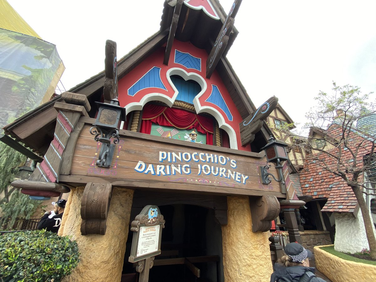 I don't think you need to watch anything to get Main Street, U.S.A., so let's move onto Fantasyland!Pinocchio's Daring Journey:Pinocchio (1940) 88 minutes