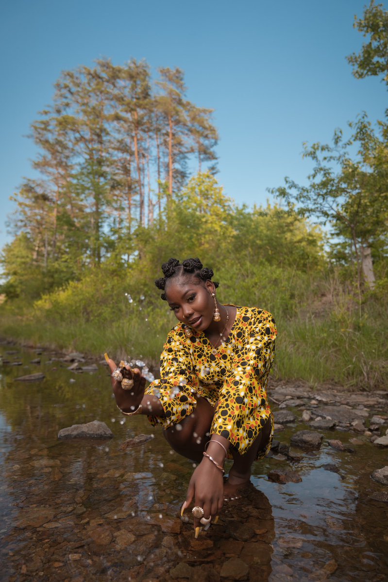 tosinmosi's tweet photo. This is how you shoot dark skin. https://t.co/CDIITF3JeG