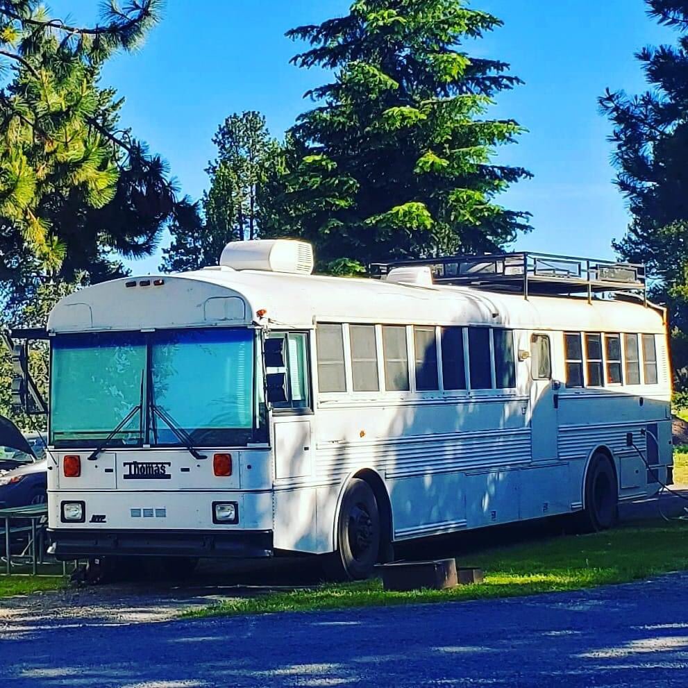 punk_vans's tweet photo. From @tomcheshiresingers “1974 Thomas - this thing is Bad Ass.”
#1974 #thomasbus #bus #schoolbusconversion #touring https://t.co/mPwji0B4Ob
