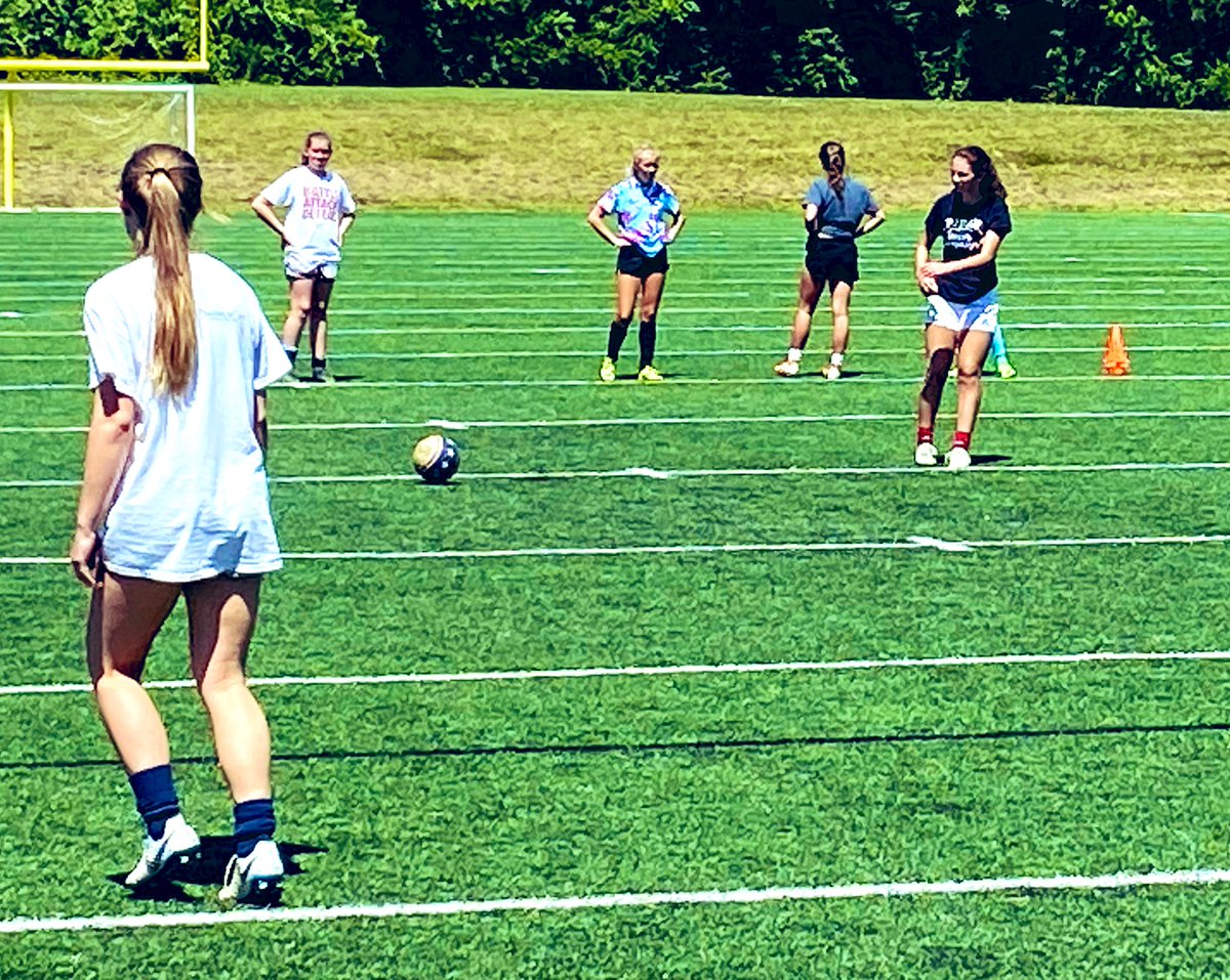 DrSpringer12301's tweet photo. While I fear our season may eventually be cancelled- I want to take advantage of every opportunity to connect with my girls on the pitch. They bring so much joy. I just had to step back and watch them play this morning and smile. #fullheart ⚽️❤️🌟 #starsproud https://t.co/tZOHigW0T8