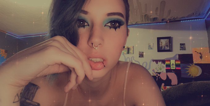 new videos up on onlyfans subscribe 🥰 https://t.co/qi9TJmVhwF