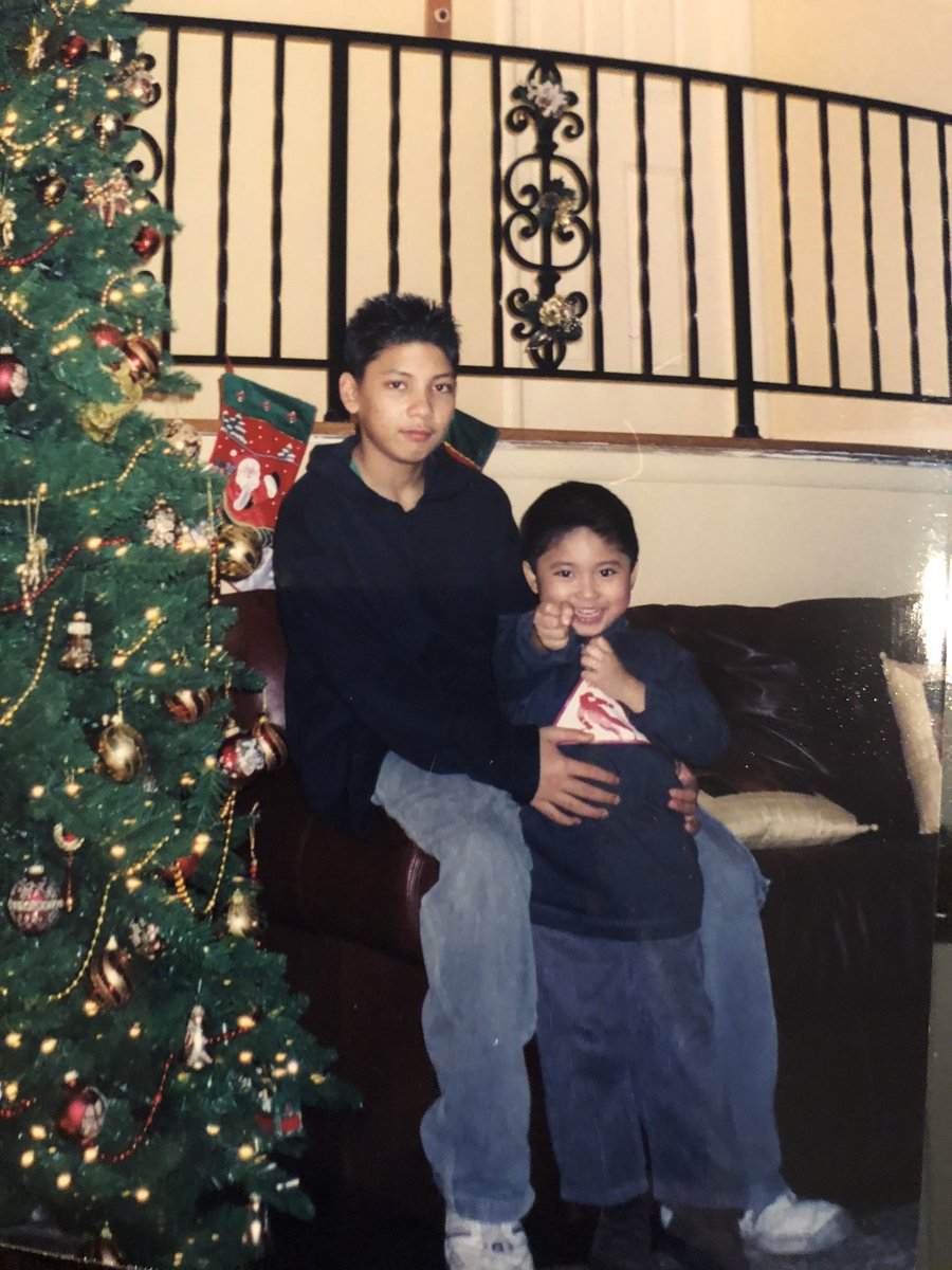 lycheetea123's tweet photo. LMAO why did i look like i was always ready to fight someone when i was little https://t.co/hJkXXf2pHS