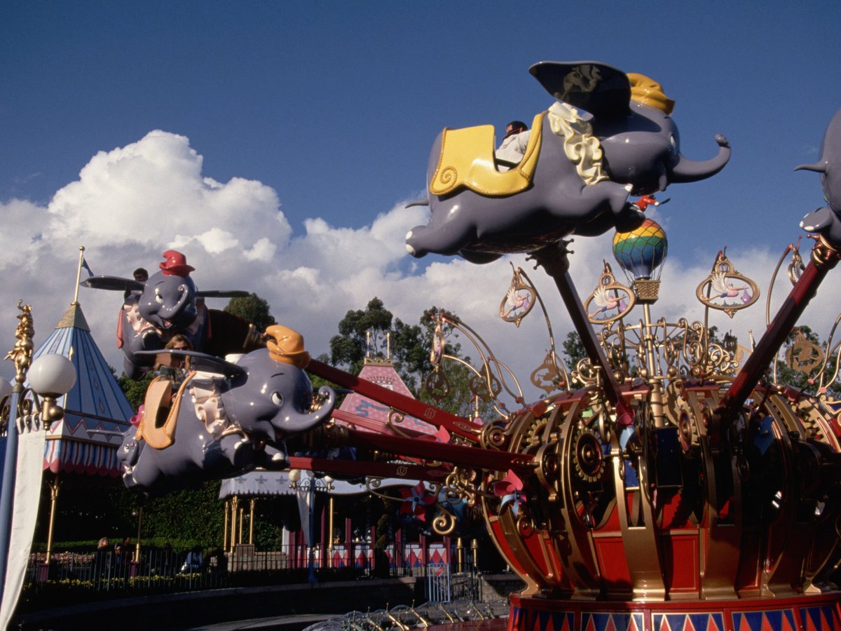 Casey Jr. Circus Train/Dumbo the Flying Elephant:Dumbo (1941) 64 minutes