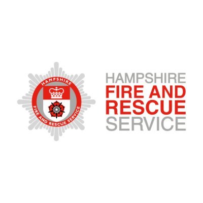 weeksy1027's tweet photo. Due to the warm weather crews from @BurleyFire52 @NewMilton51 and @Lyndhurst48 are joining forces with @EngNewForest Rangers ensuring there are no camp fires or BBQs in the #NewForest tonight and Sunday night. @Hants_fire #BBQBan #BeResponsible https://t.co/MCKNy4VWkc