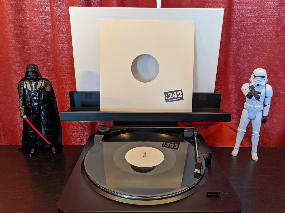 black_tonight's tweet photo. Lots of black, white & red in this picture! 😂
#SaturdayMorningVinyl
#Front242
#RhythmOfTime
#WhiteLabelPromo https://t.co/w1FtPDTvIi