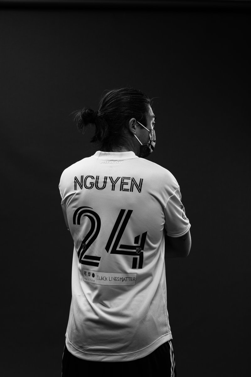 MLSWORKS's tweet photo. 𝚃𝚑𝚎𝚛𝚎'𝚜 𝚊 𝚜𝚝𝚘𝚛𝚢 𝚘𝚗 𝚎𝚟𝚎𝚛𝚢 𝚜𝚑𝚒𝚛𝚝.

Through Matchday 1 for all clubs in #MLSisBack play, a special #MLSUnites patch will be filled in with a meaningful message to the individual player.

@InterMiamiCF x #InterMiamiCF https://t.co/OMQZJD4TlP