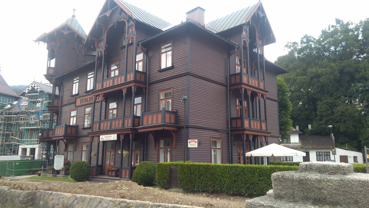 micha_paciorek's tweet image. I found an interesting building when I was out walking.  Maybe someone can use it to inspire
#architecture #designarchitecture
#design