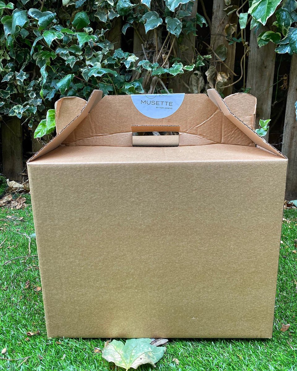 Dinner delivery from <a href="/musettebytoma/">Musette by Tom Aikens</a> - would recommend 💓 instagram.com/p/CCgzglOjRPK/…