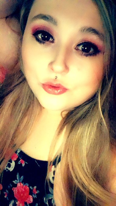 Omg so happy y&rsquo;all !! 10 away from 1200k!! I know my steps may not be leaps like others but I&rsquo;m proud<a href="/tag/mvsales"class="tags"><span>#mvsales</span></a>