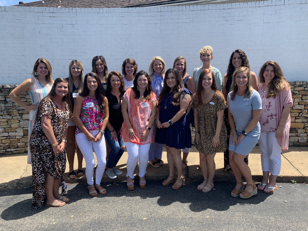 JAofDeSoto's tweet photo. JA Desoto had a wonderful time hosting their Provisional Retreat at the Olive Branch Country Club. 
We enjoyed getting to know these sweet ladies’ hearts and why they wanted to be a part of the JA Desoto chapter! 💙
#JADesoto #JACares https://t.co/BUhuGvLtoa