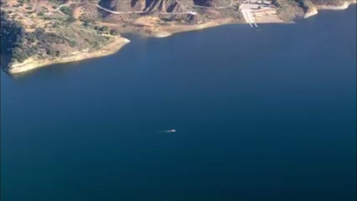 barchiedestiny's tweet photo. People even dare to say
"the lake is not even that big"
"I could do a better job than the police in finding Naya "
I'll say to you kindly..please reconsider your words ♥️
Don't underestimate the difficulty of this mission... Don't judge blindly behind your screen
#NayaRivera https://t.co/D9vKZqf6AL