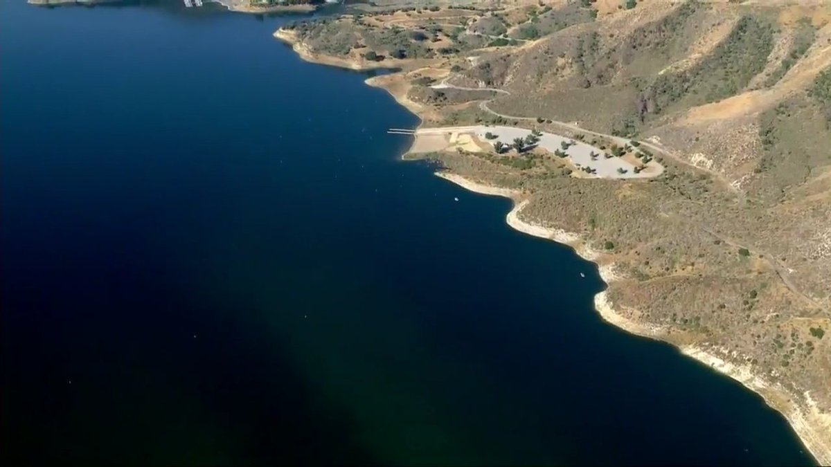 barchiedestiny's tweet photo. People even dare to say
"the lake is not even that big"
"I could do a better job than the police in finding Naya "
I'll say to you kindly..please reconsider your words ♥️
Don't underestimate the difficulty of this mission... Don't judge blindly behind your screen
#NayaRivera https://t.co/D9vKZqf6AL