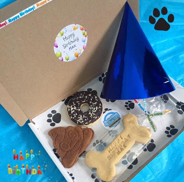 Birthday boxes that fit through your letterbox 📮🐶 #birthdaysfordogs #dogparty #doglovers #doggos #homemadedogtreats #dogsoftwitter #dogshoponline #maximillionsmunchies #dogs