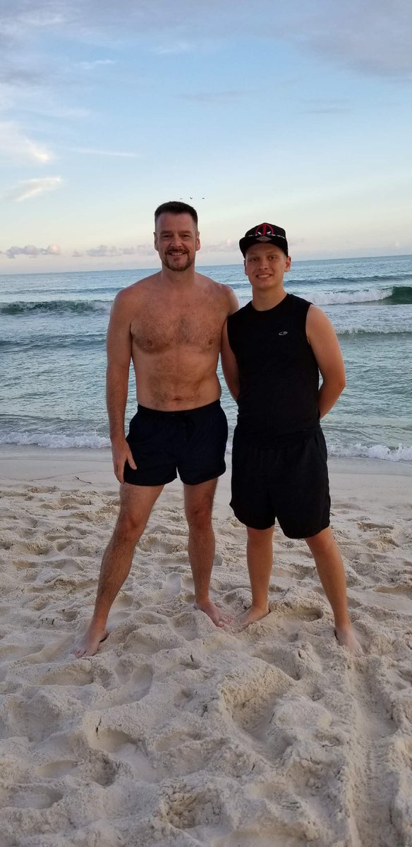 So I went on a diet. That worked pretty well. Results were improving. Lifts were getting better too. And my family did not kill me for being really hungry and grumpy. And I started meeting folks on Twitter doing the same as me.  #fitfam This was 2 years ago. 5/