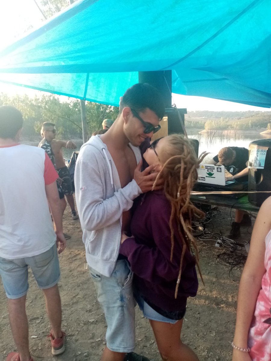 Aleeeecabral's tweet photo. Viva  la wena genteee❤️❤️❤️ https://t.co/fRQQubs9Uv