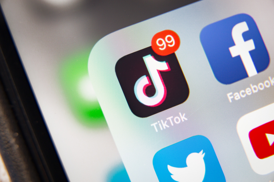 Wells Fargo wants employees to delete TikTok from company phones engt.co/2OerdOS