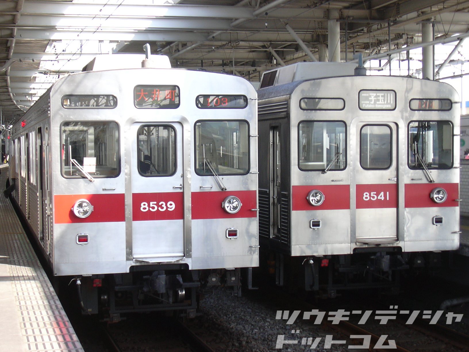 東急8500系田園都市線(※うち5両・左側) 東急8500系田園都市線(※うち5両・左側) 鉄道模型