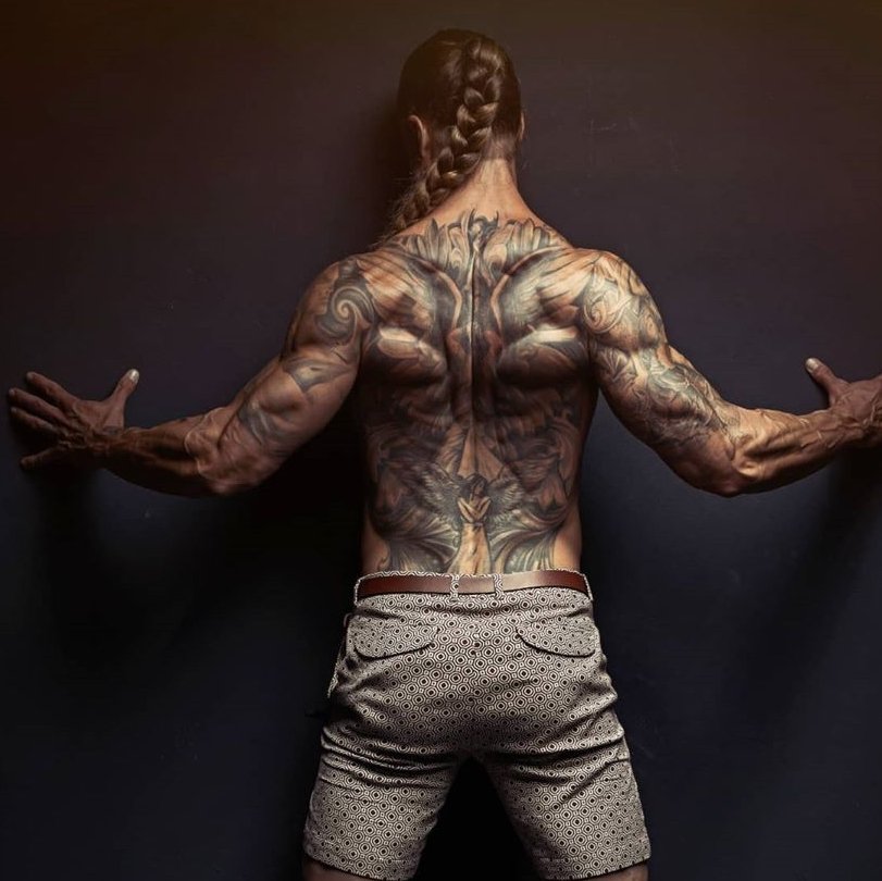 CourtKivisto's tweet photo. Nice butt. https://t.co/qnQiwCXIDt