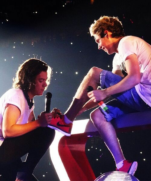 #Narryfriendship
I miss Narry so fucking damn muchT-T💚💜