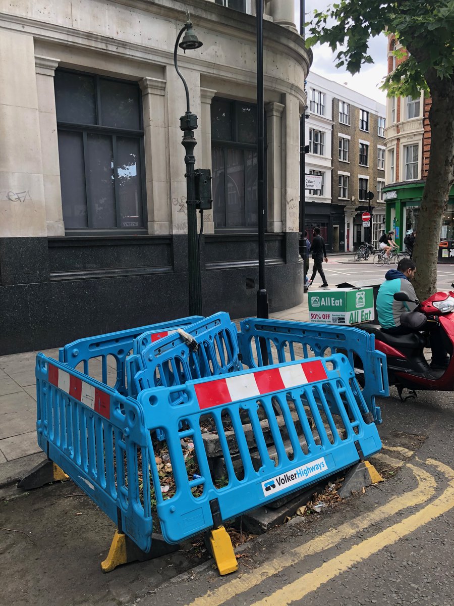 thegentleauthor's tweet photo. A sad spot in Shoreditch where Syd's Coffee Stall stood for a century... https://t.co/IeotlXiJiX