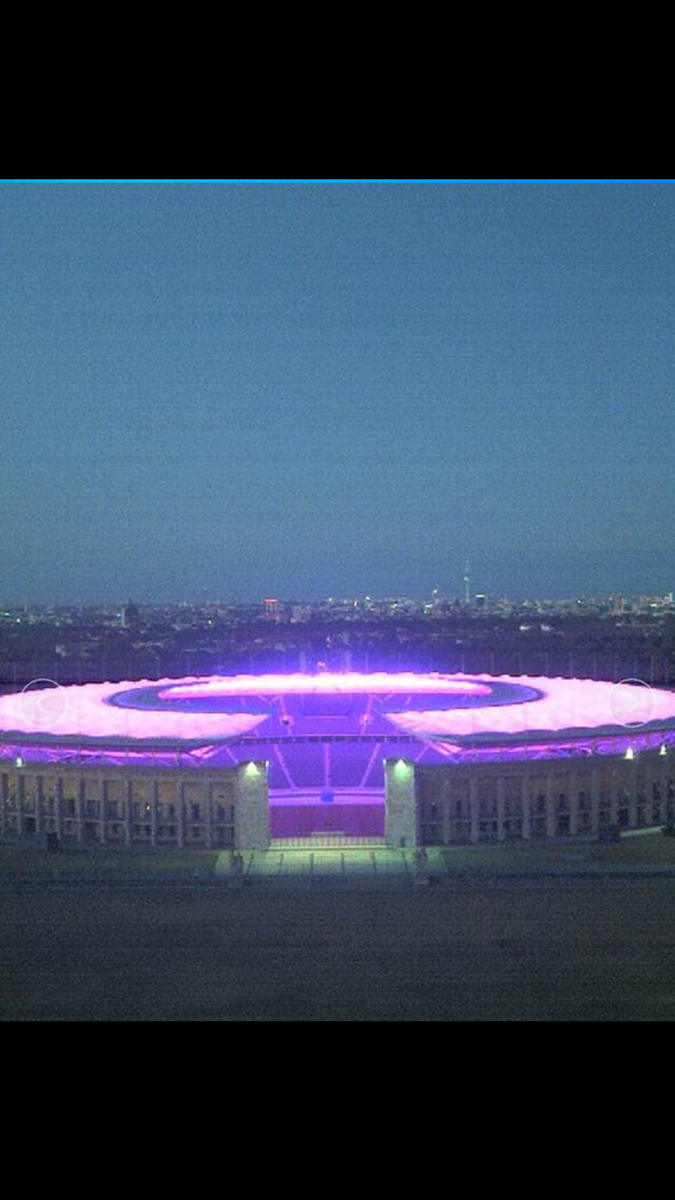 vivianackerman2's tweet photo. Thanks @Oly_Berlin 💜 @bts_bighit  We miss you, think of you and hope that we can see you soon. I purple you ..💜 In Love from all German ARMYs 🇩🇪💜
#bts #btsmapofthesoultour #btsinberlin #btsberlin #btsgermany #btsxarmy #btsarmy #BangtanSonyeondan https://t.co/fnu6K72f0b