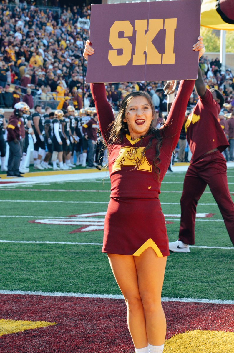 Happy, happy birthday to third year coed top Olivia, all the way in California! Her bright demeanor and strong skills are a hallmark on our team, and we miss her so much 💛 Hope you have a special day, Liv!