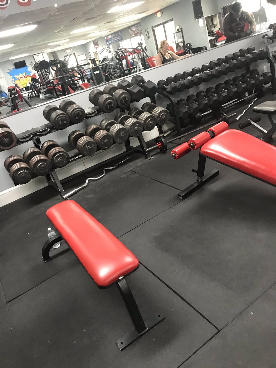 GonzalezGordon's tweet image. Another day @ Monster Mount Fitness/Another day in the lab 💯💪🏽🏈 #FalconPride #StrongAndFierce @CoachDurchik