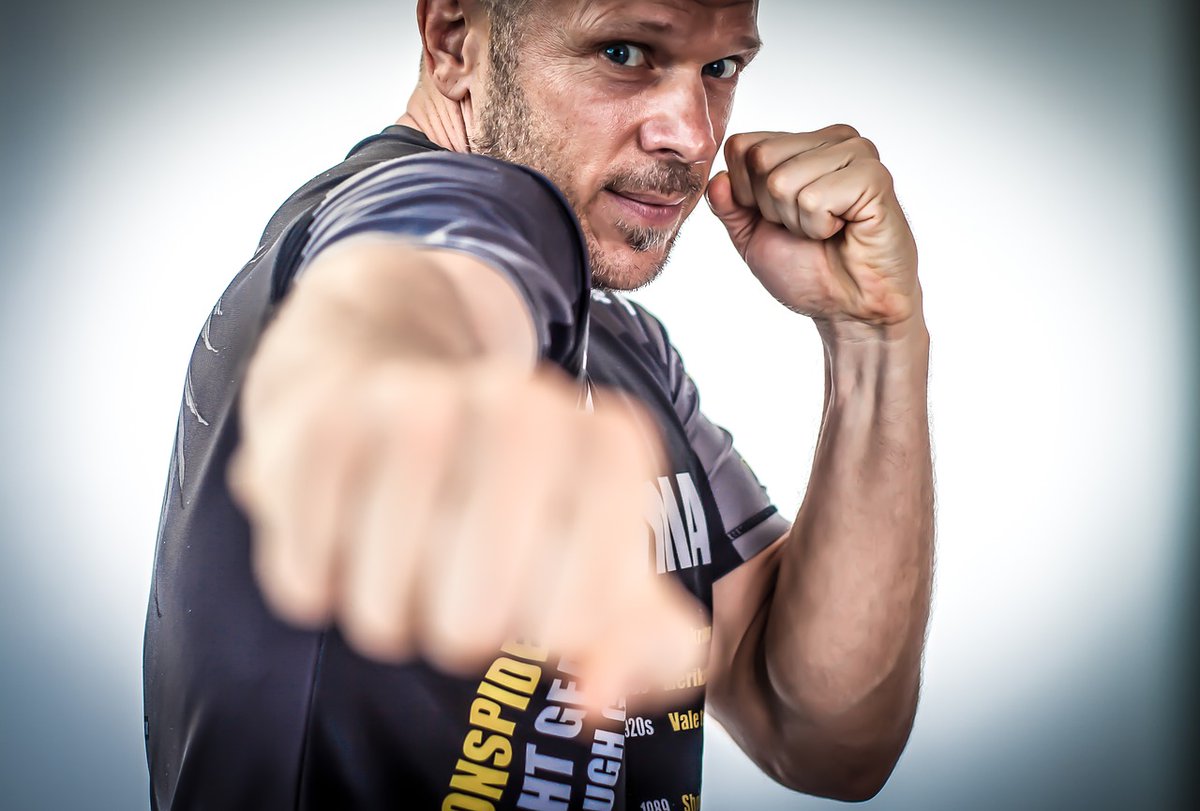 eyeonballinc's tweet image. Are you a boxer or MMA fighter? You&apos;ll love how #CognitiveVisionTraining drills with #VectorBall help your brain to process information faster! Order one today! amzn.to/37SrbEm