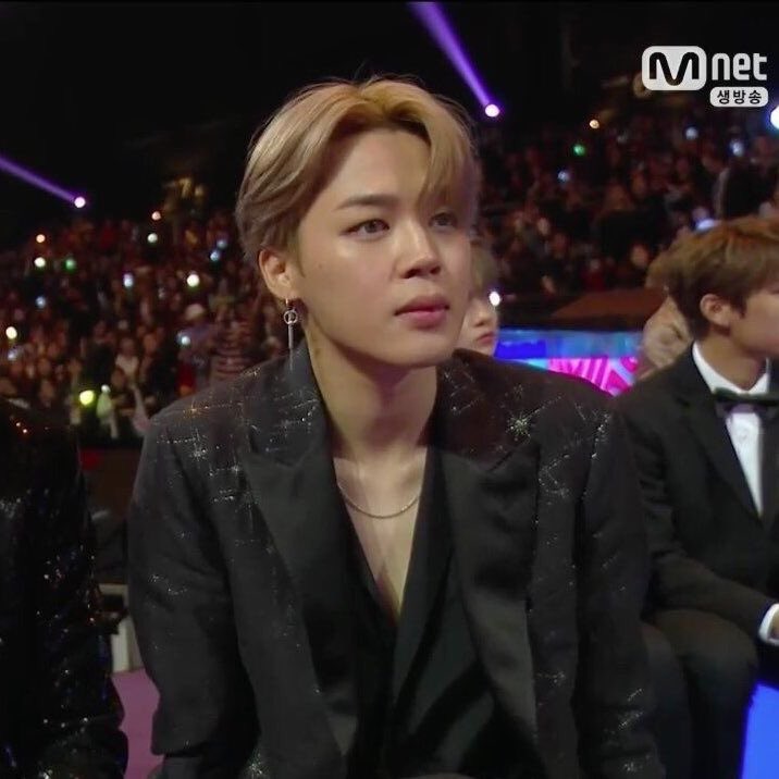 lovelyfilter's tweet photo. jimin being the most attractive man out there ; a thread https://t.co/BvlWwvP4Na