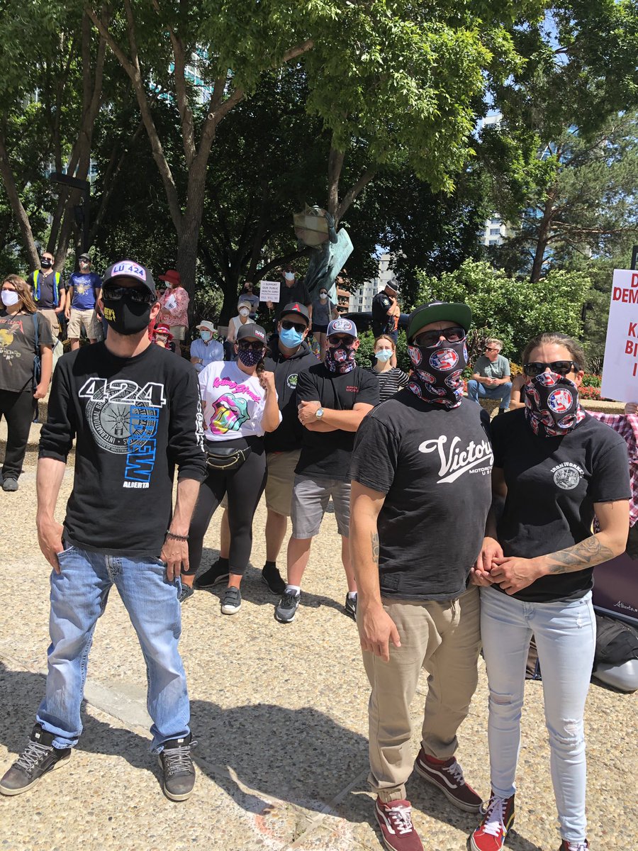 giveadaisy's tweet image. Local 720 representing our right and unions right to protest @TheIronworkers #KillBill1 #killbill32