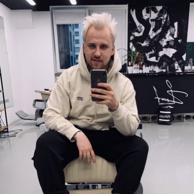 TonyFanconi's tweet photo. Я тут вспомнил о старом добром Твитере , это чертовски прикольная соц.сеть в которой можно вспоминать и видеть себя, каким ты был и какой ты стал. Могу сказать что я повзрослел и поумнел с последних постов своего дневника. 😃😃😃#НовыйАватар https://t.co/lioqZZtnHQ