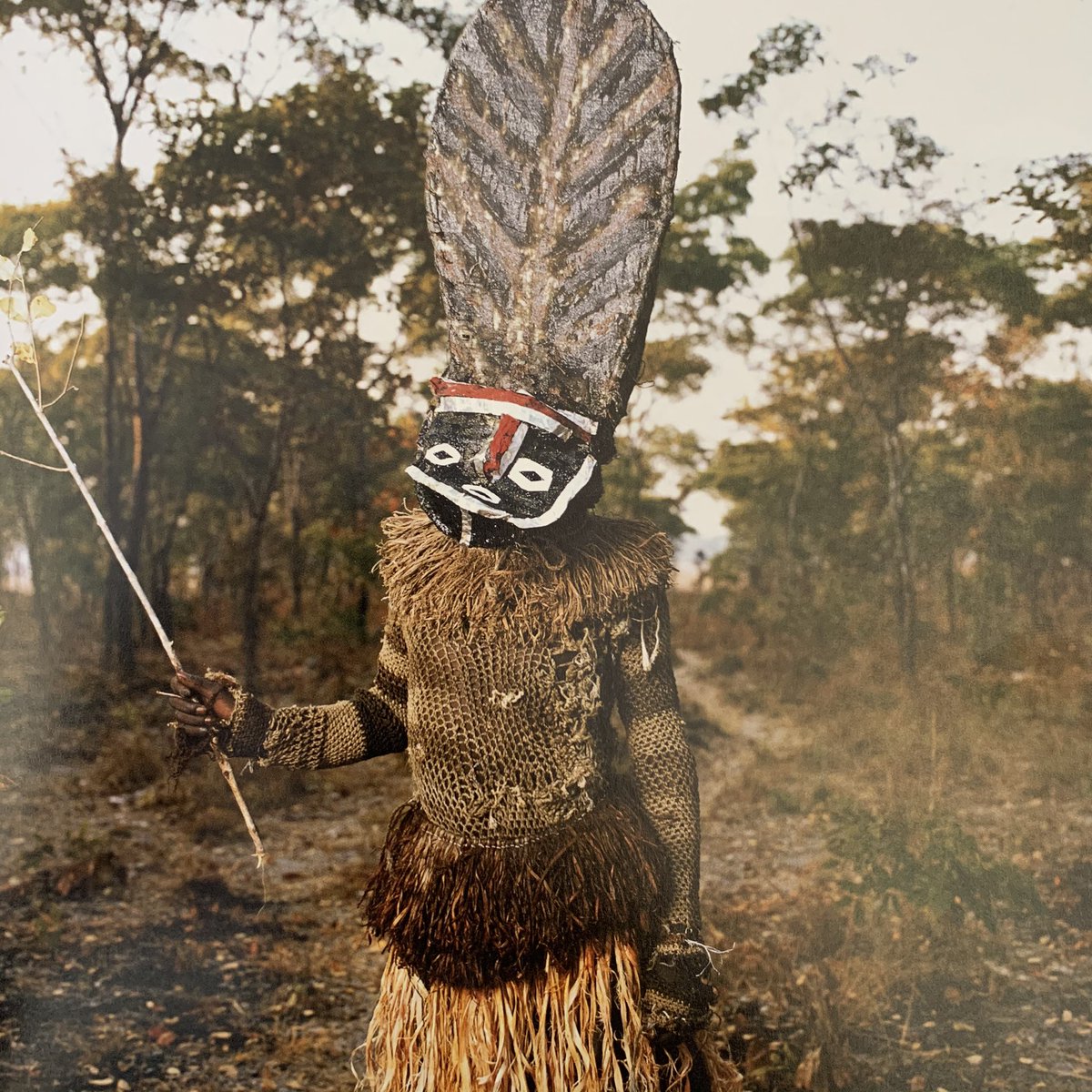 5/ Chika Okeke-Agulu on masking in Africa:“Contemporary masking inhabits a space in which faith in new religions combines with residual beliefs in indigenous metaphysics to produce ontological uncertainties”