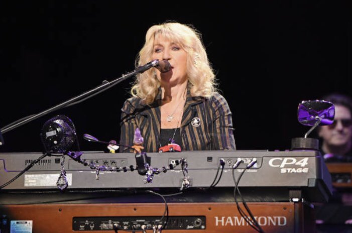 Happy Birthday, Christine McVie
(1943.7.12-) Don\t Stop - Fleetwood Mac
 