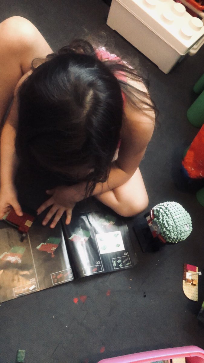 hunt_squad's tweet photo. @thenewMrsGordon Keeping busy.... It was a #LEGO kind of rainy morning day @LEGO_Group @LEGOIdeas #BobaFett #Tokyo https://t.co/1iz2AvAy7N
