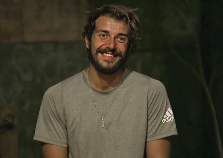 Ne demişti cemal can 
maç doksan dakika ve Cemal can son dakika golleri atmaya bayılır 
Bu yüzden pes etmek yok kaptan gümbür gümbür geliyor 
SözümüzVar ŞampiyonCemal